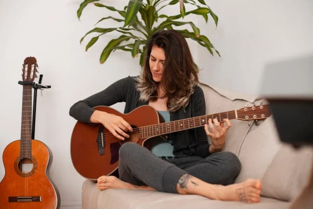 How to Play the B Minor Chord on Guitar?